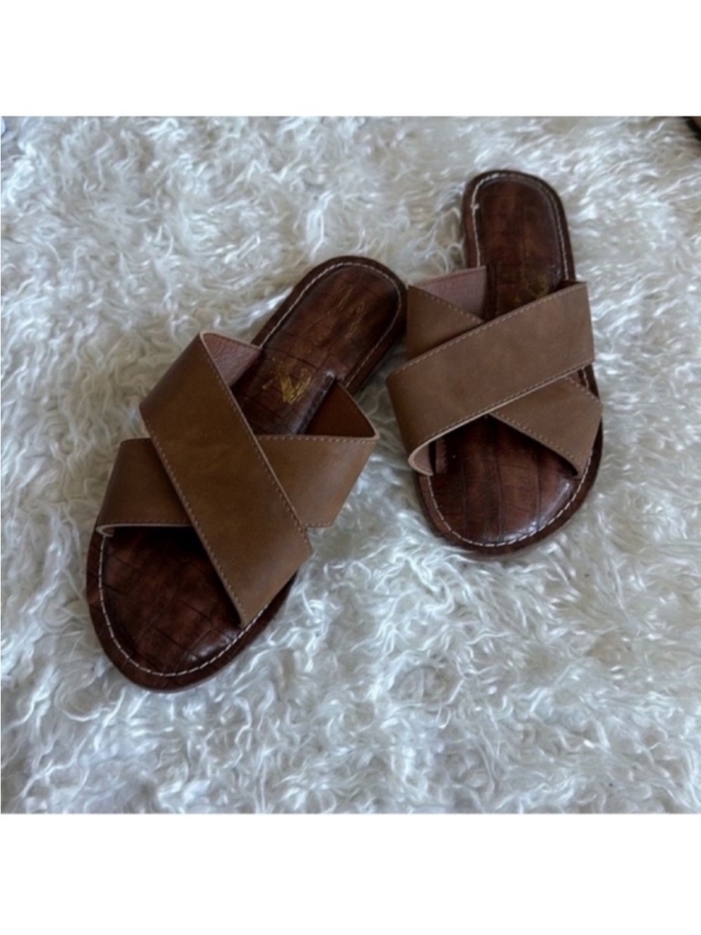 Seven7 Jesse Brown Flat Sandals Sz 8 Criss Cross